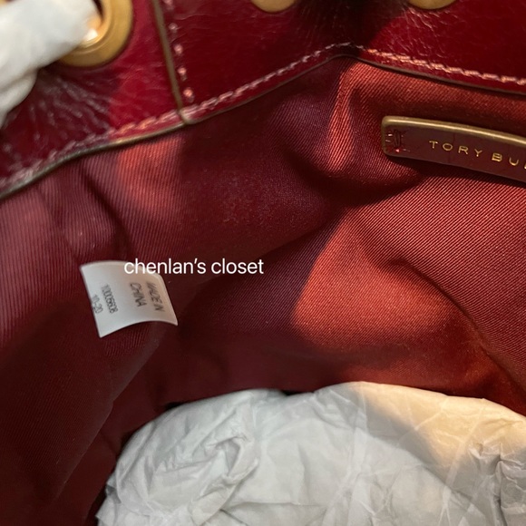 💢NWOT💢 Tory Burch Burgundy and Cream Bucket Bag 🛍️ - Picture 9 of 11